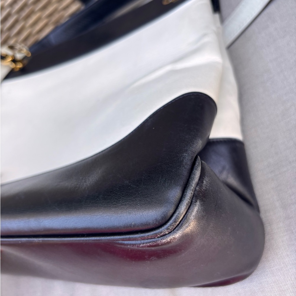 Authentic CHANEL bicolor vintage leather CC navy white leather tote - Picture 11 of 15